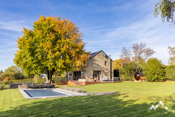 Chalet à La Roche-en-Ardenne pour 8 personnes (+1 bébé) avec piscine, sauna et vue panoramique