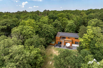 Chalet à Beauraing pour 12 personnes et 2 chiens  avec sauna, kicker, pétanque module de jeux et vue panoramique