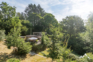 Cabane avec jeux extérieurs pour 2 adultes et 2 enfants à Houyet