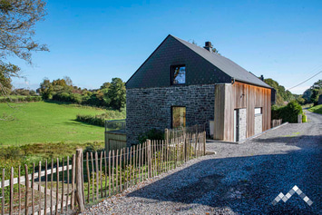 Maison de vacances à Durbuy pour 9 personnes et 2 chiens avec kicker et terrasse panoramique