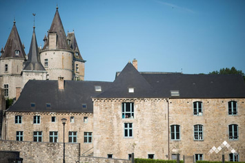 Logement face à l’Anticlinal dans le piétonnier de Durbuy pour 4 adultes, 2 enfants et 1 chien