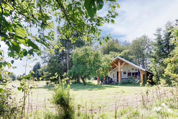 Chalet à Havelange pour 2 personnes (+1 bébé) et 2 chiens avec vue sur massif forestier