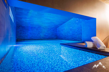 Gîte de luxe à Braives pour 4 personnes avec sauna,  piscine intérieure et extérieure