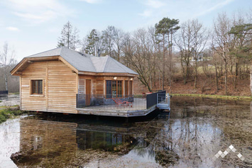Cabane sur l’eau à Gedinne pour 4 personnes avec abri sécurisé pour vélos