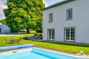 Maison de vacances à Gouvy pour 6 personnes et 1 chien avec piscine, pétanque et module de jeux et panorama