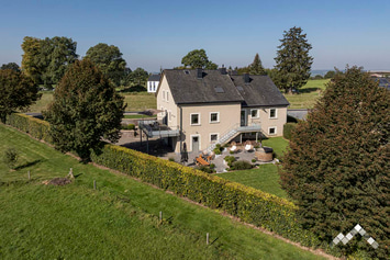 Villa à Gouvy pour 14 personnes avec bain nordique, billard, kicker, abri vélos et salle de jeux pour enfants