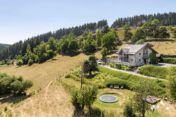 Chalet de luxe à Waimes pour 23 personnes (+ 3 bébés) avec piscine, wellness, billard et vue panoramique