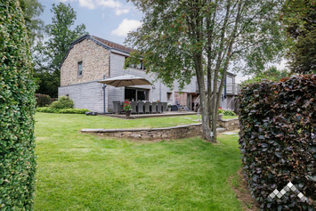 Gîte de charme à Manhay pour 14 personnes avec sauna, billard, pétanque et panorama sur la forêt
