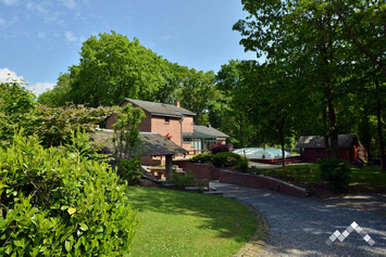 Villa à Marche-en-Famenne pour 14 personnes (+1 bébé) et 2 chiens avec piscine, sauna, kicker et terrasse couverte