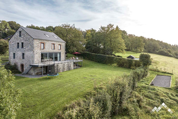 Maison de vacances à Marche-en-Famenne pour 8 personnes (+1 bébé) avec abri vélo, jeux extérieurs et vue panoramique