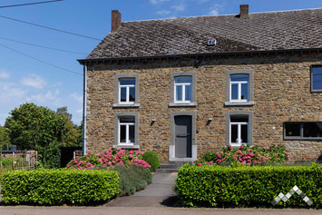 Gîte de charme à Nassogne pour 14 personnes avec piscine intérieure, sauna et billard
