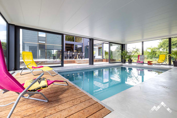Gîte de luxe à Paliseul pour 12 personnes (+1 bébé) avec piscine, sauna et bain nordique