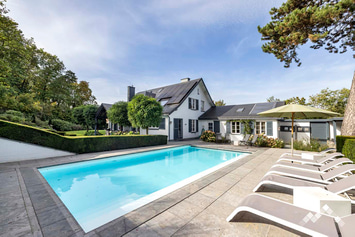 Villa de luxe à Rochefort pour 9 personnes avec piscine, sauna, billard, véranda et balançoire