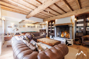 Grand gîte de charme à Rochefort pour 14 personnes (+1 bébé) et 1 chien ave, sauna, cinéma, billard, jeux et vélos à disposition