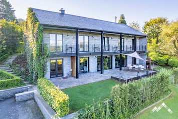 Cottage à Saint-Hubert pour 8 personnes et 1 chien avec piscine, kicker, module de jeux et vue panoramique