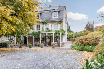 Cottage ardennais à Saint-Hubert pour 10 personnes et 1 chien avec billard, terrasses et abri vélos