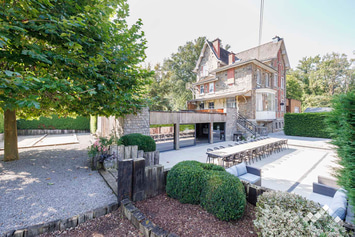 Manoir à Stavelot pour 26 personnes avec piscine, sauna, pétanque et module de jeux 