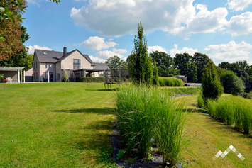 Villa de luxe à Vielsalm pour 24 personnes et 2 chiens avec hammam, sauna, terrain multi-sport et jeux pour enfants